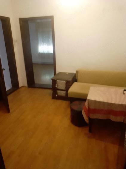 Casă cu 6 camere cu Teren 500 Mp în Moșnița Veche