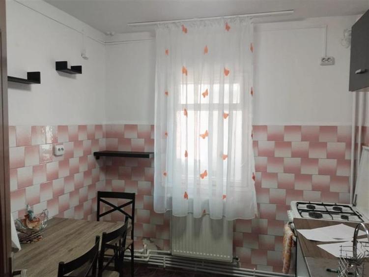 Apartament cu 2 camere decomandat de închiriat – Nicolina 2, Strada Lacului - 4