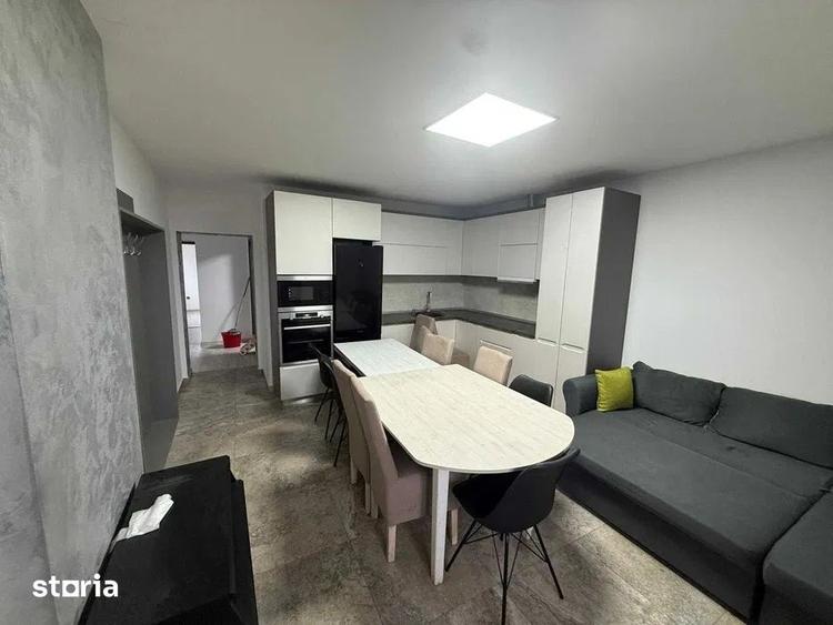 Casă cu 8 camere cu Teren 700 Mp în Semicentral