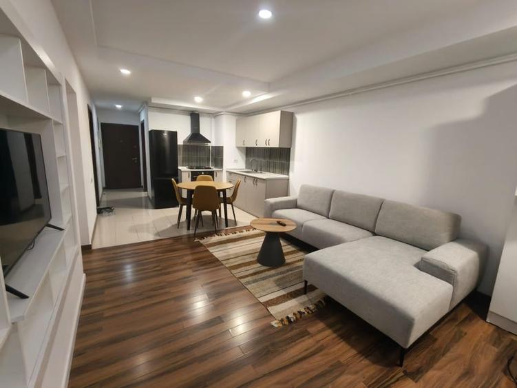 Apartament cu 3 camere semidecomandat, mobilat în Ștefăneștii de Jos