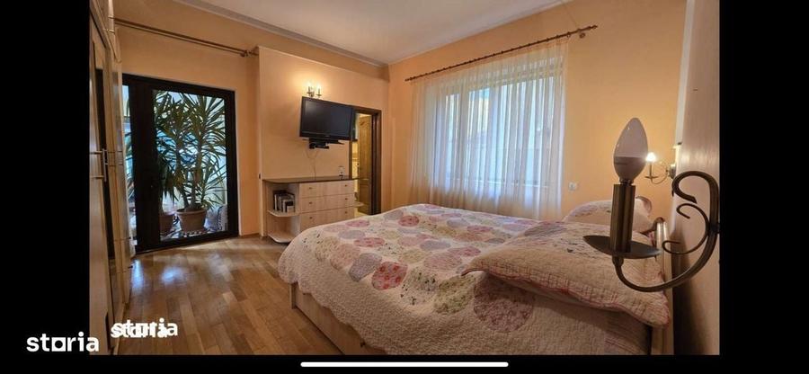 Casă cu 4 camere în Central