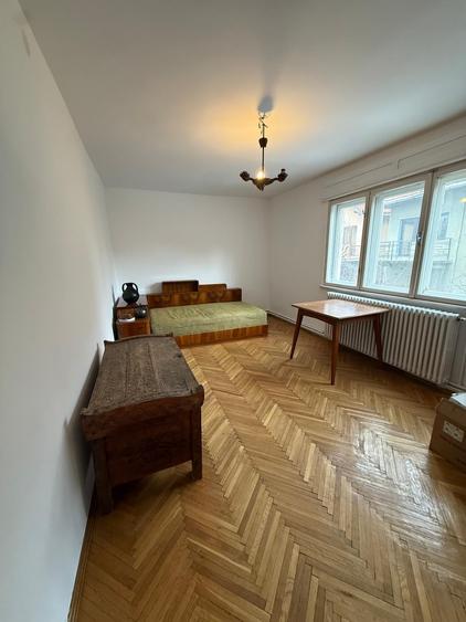 Apartament cu 4 camere, mobilat în Central