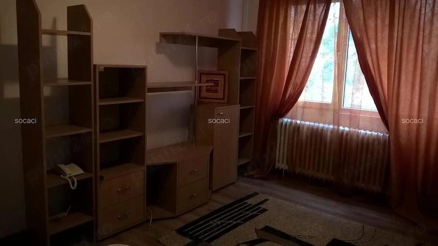 Garsonieră decomandată în Brâncoveanu