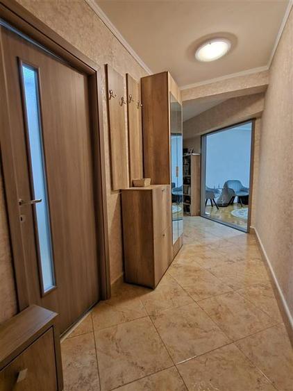 Apartament cu 3 camere decomandat în Călărași