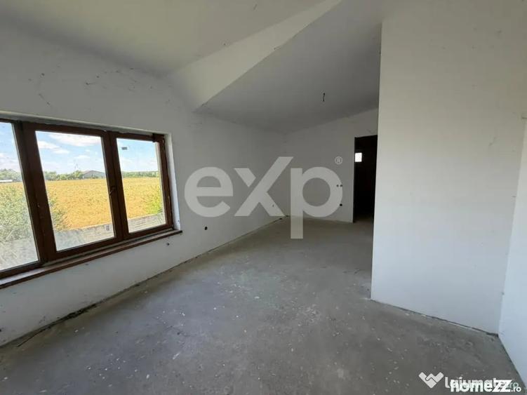 Casă cu 7 camere cu Teren 1000 Mp în Butimanu