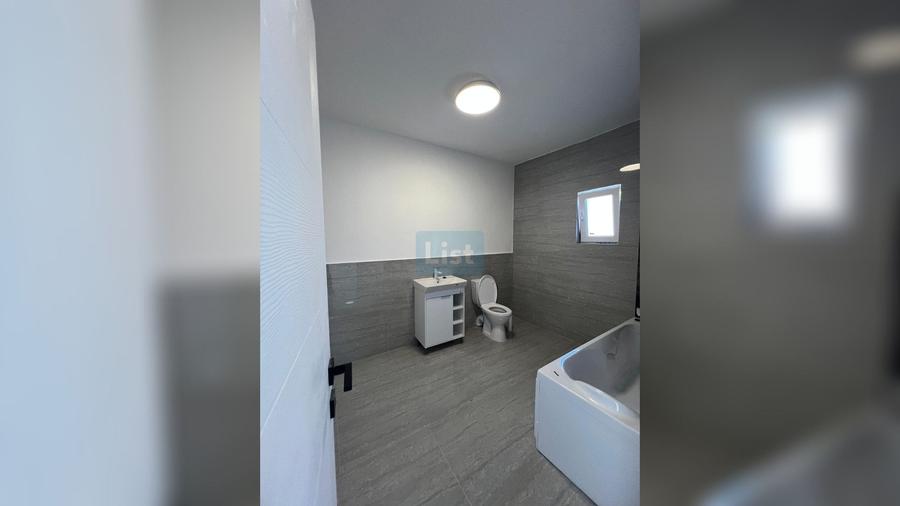 Casă cu 3 camere cu Teren 300 Mp în Centura