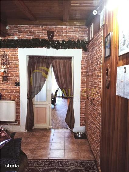 Casă cu 6 camere cu Teren 1152 Mp în Sinaia