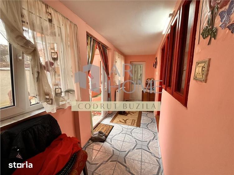 Casă cu 5 camere decomandat cu Teren 287 Mp în Târgșoru Vechi