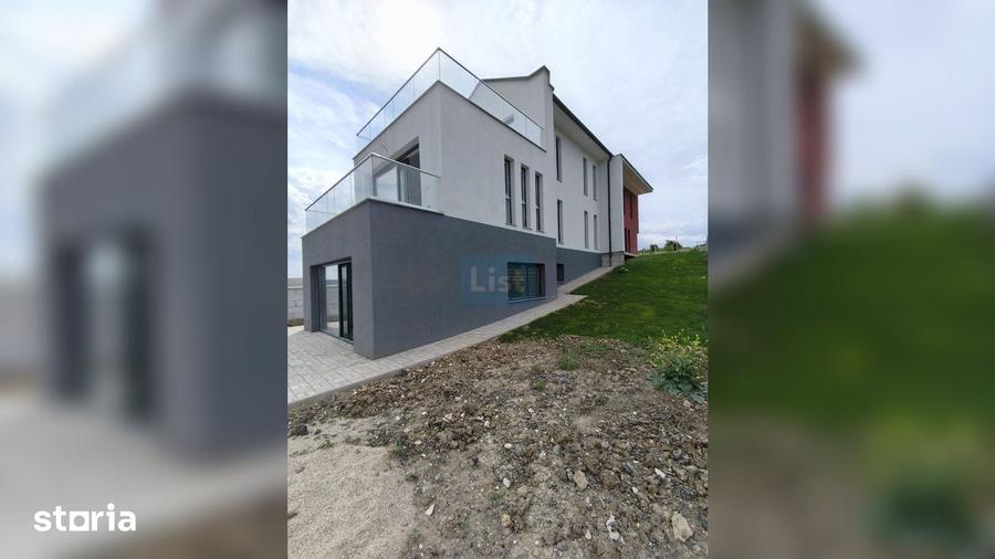 Casă cu 5 camere cu Teren 479 Mp în Sopor