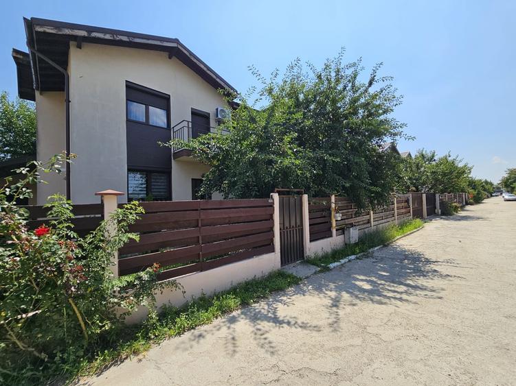 Casă individuală cu 4 camere cu Teren 80 Mp în Domnești