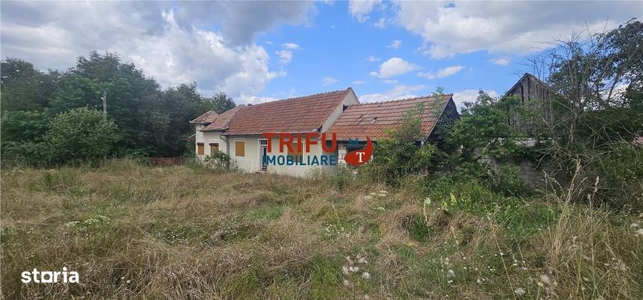 Casă cu 4 camere în Drâmbar