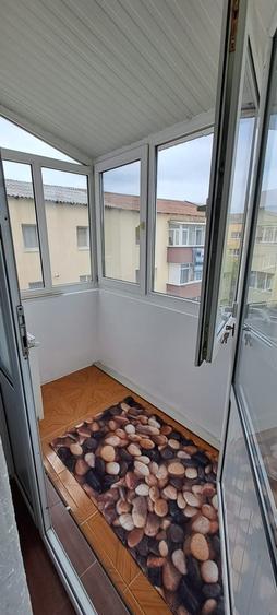Apartament cu 2 camere semidecomandat în Micro 11