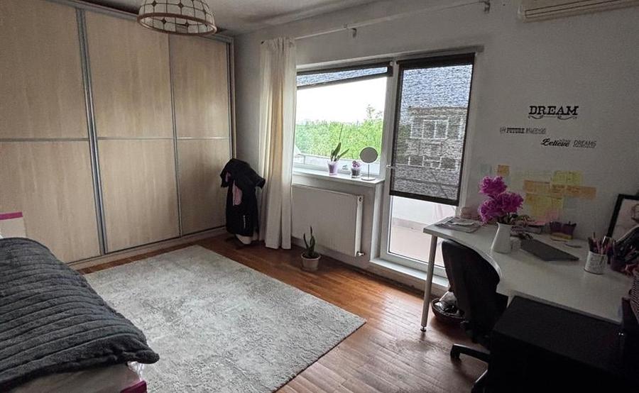 Apartament cu 2 camere decomandat în Văcăresti