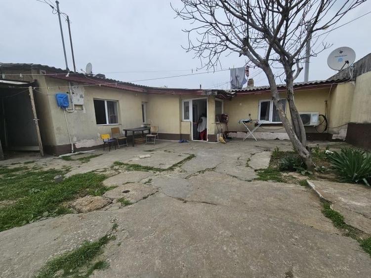Casă cu 4 camere cu Teren 254 Mp în Giulești