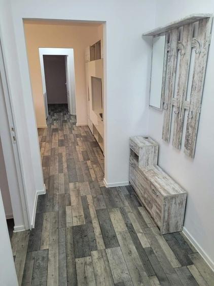 Apartament cu 3 camere decomandat în Dacia