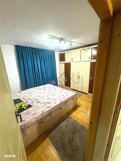Apartament cu 2 camere decomandat în 1 Decembrie