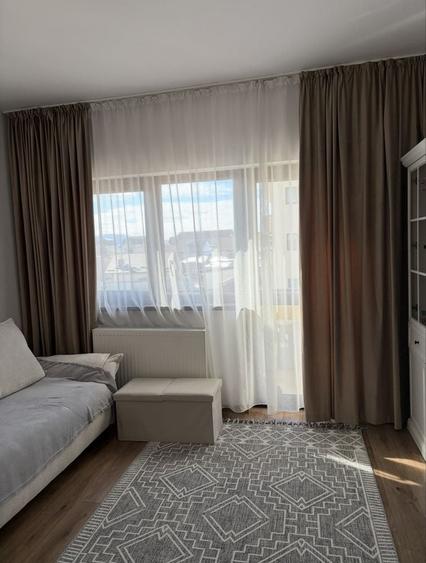 Apartament cu 3 camere decomandat în Sânpetru