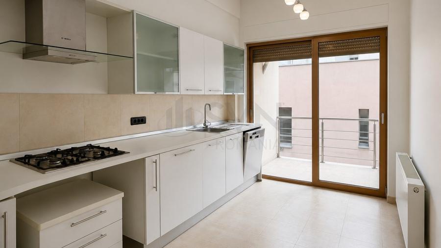 Apartament cu 5 camere decomandat, mobilat în Primăverii