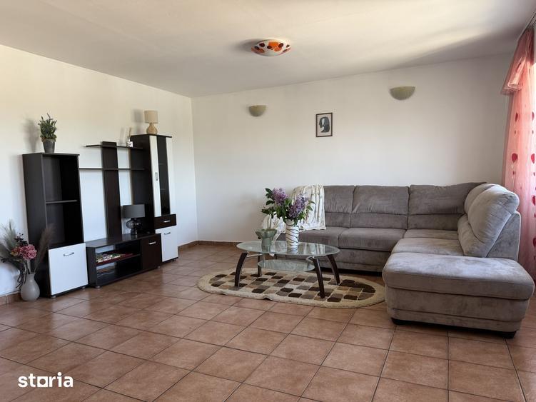 Apartament cu 3 camere decomandat în Banca Națională