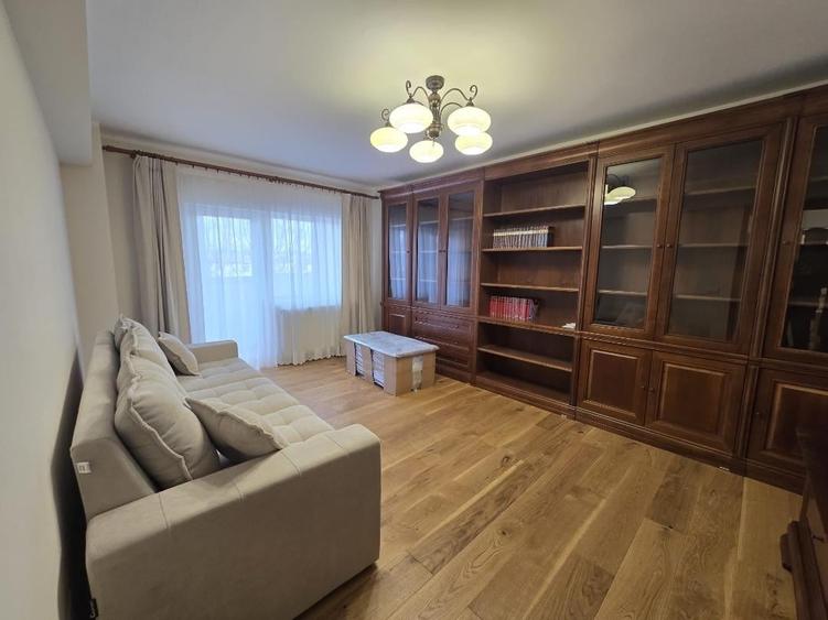 Apartament cu 4 camere, mobilat în Tolstoi