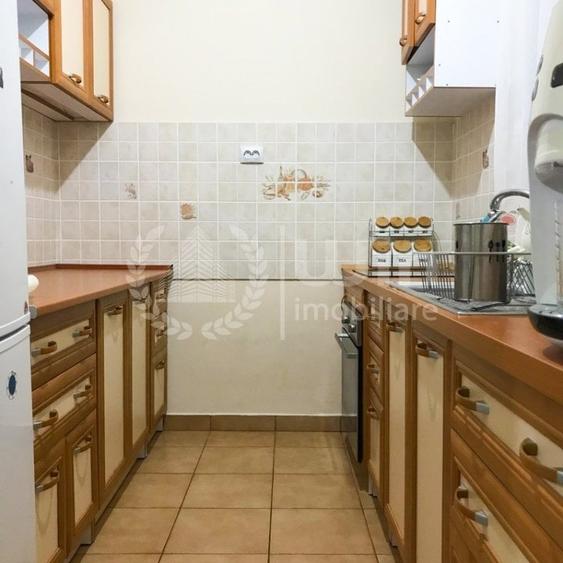 Casă individuală cu 6 camere cu Canalizare în Dâmbul Rotund