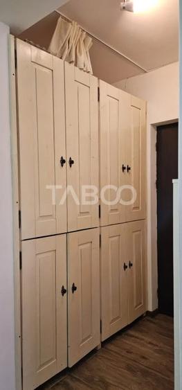 Apartament cu 3 camere semidecomandat, mobilat în Florești