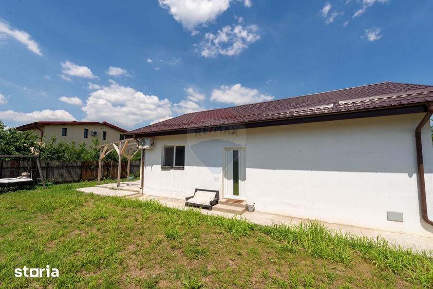 Casă cu 3 camere cu Teren 377 Mp în Brănești
