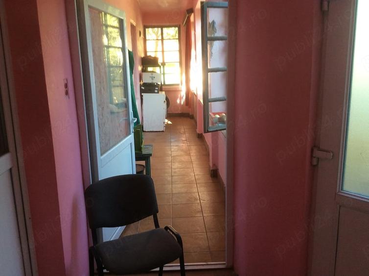 Casă cu 3 camere cu Teren 3300 Mp în Central