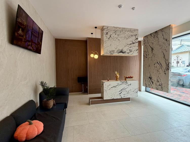 Penthouse cu 4 camere decomandat în Unirii