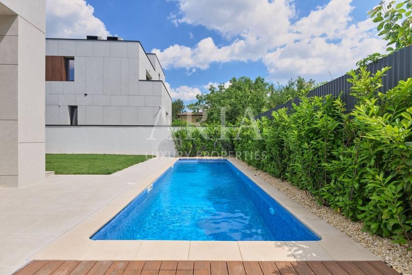 Casă cu 6 camere cu Piscina în Băneasa