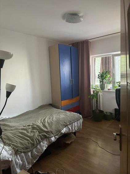 Apartament cu 3 camere decomandat în Nicolina