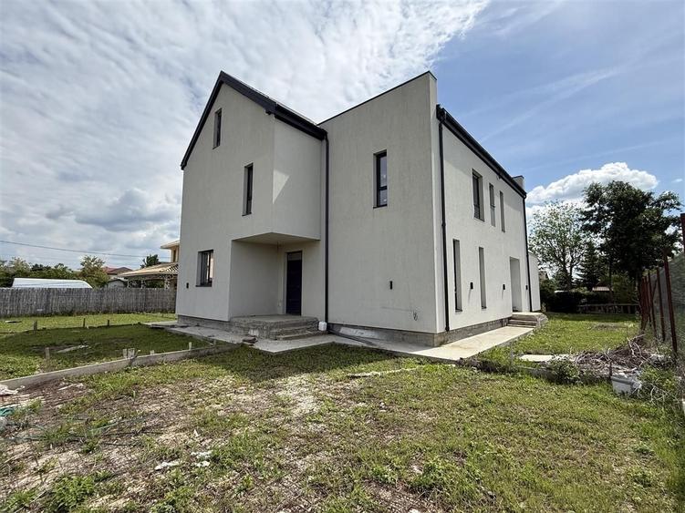 Casă individuală cu 7 camere cu Piscina în Corbeanca