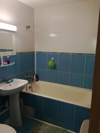 Apartament cu 3 camere semidecomandat în Iancului