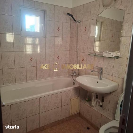 Apartament cu 3 camere, mobilat în Titan