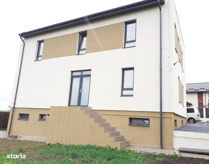Casă cu 4 camere cu Teren 450 Mp în Valea Lupului