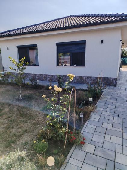 Casă cu 3 camere în Mândruloc