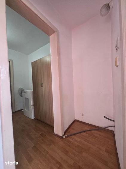 Apartament cu 3 camere decomandat în Lipovei
