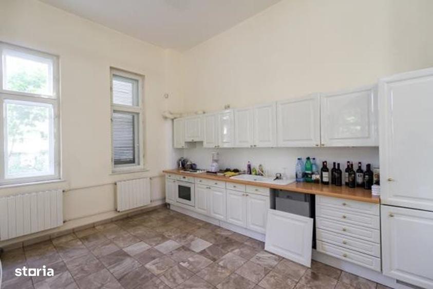 Casă cu 4 camere în Gruiu