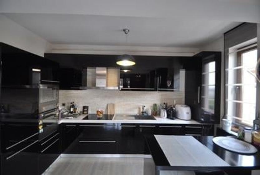 Apartament cu 3 camere decomandat, mobilat în Herăstrău