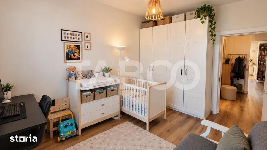 Apartament cu 3 camere decomandat în Est