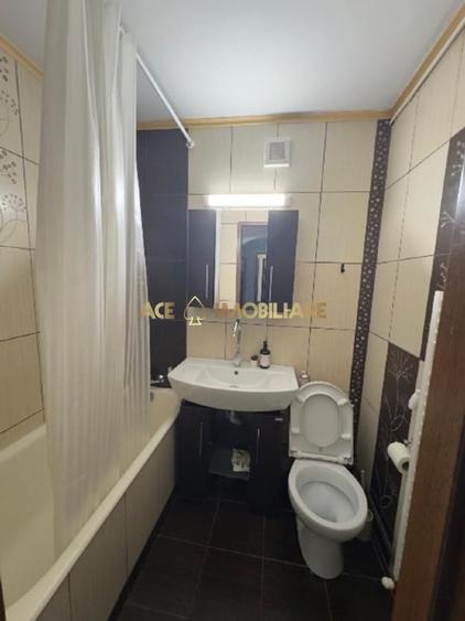 Apartament cu 3 camere semidecomandat, mobilat în Drumul Taberei