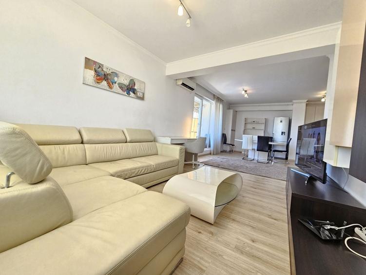 Apartament cu 3 camere decomandat, mobilat în Iancu Nicolae