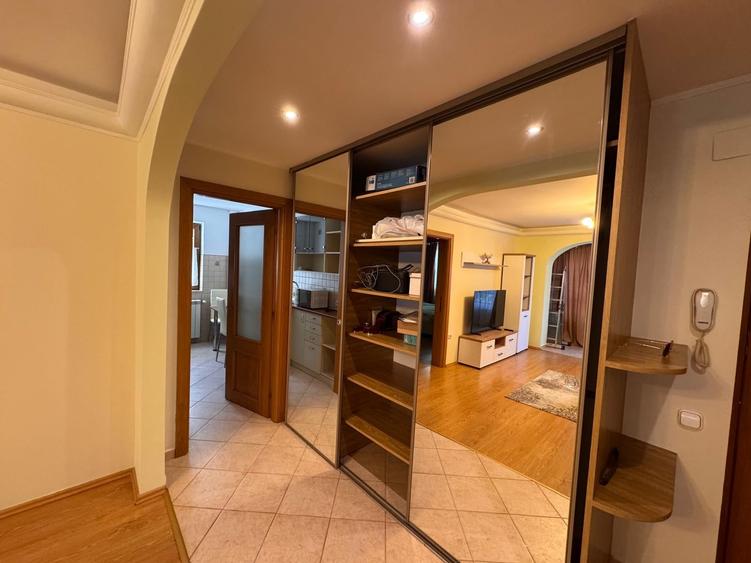 Apartament cu 2 camere decomandat în Drumul Taberei