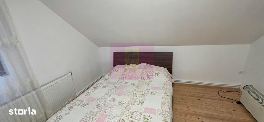 Casă cu 5 camere cu Teren 993 Mp în Adunați