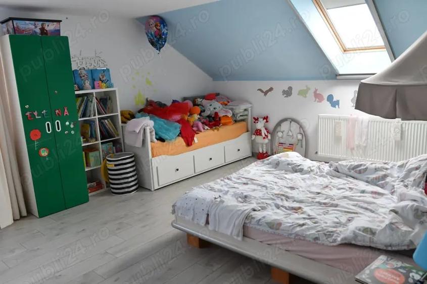 Casă cu 6 camere cu Teren 832 Mp în Fratelia