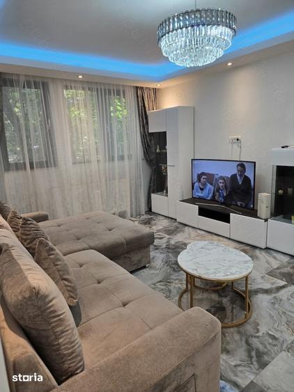Apartament cu 2 camere semidecomandat, mobilat în Titan