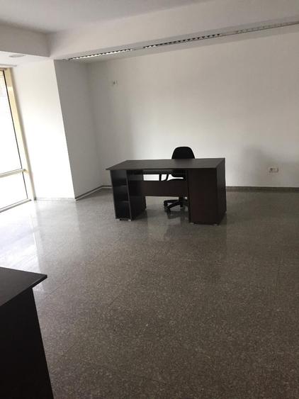 Birou, de 32 mp, în Tomis II