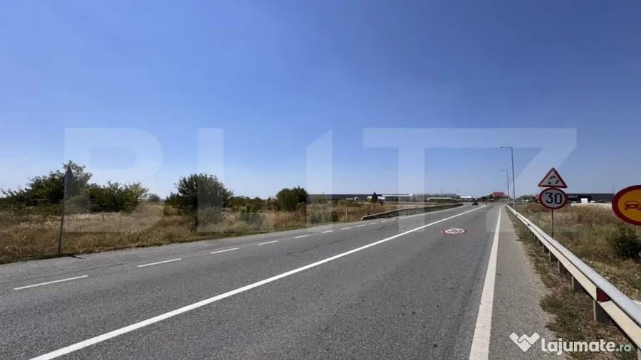 Teren de 13025 mp, în Central