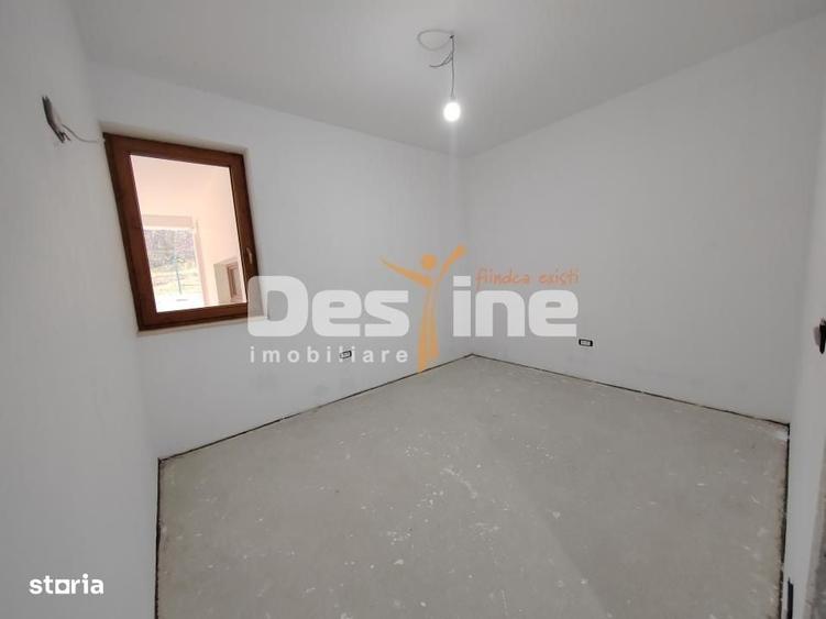Casă cu 4 camere cu Teren 1000 Mp în Bârnova