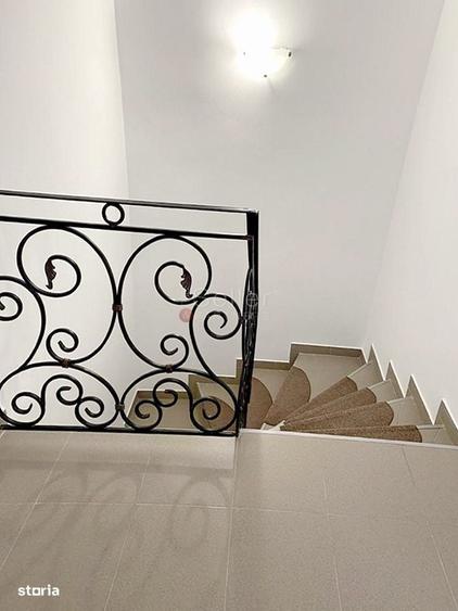 Casă cu 4 camere în Noua